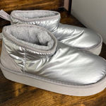 Steve Madden  Silver Metallic Puffer Boot‎ Size 9/10 Photo 0