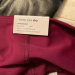 Old Navy  Red active leggings Photo 4