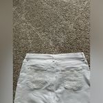 Gloria Vanderbilt Women’s off white/cream like Capri pants Photo 3