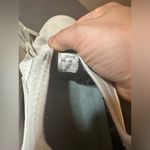 Clove‎ Sneakers Photo 2