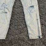 Abercrombie & Fitch  distressed ankle mom jeans size 6 28 Photo 2