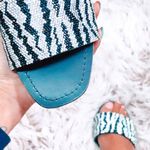 New Boutique Open Toe Rhinestone Embellished Flat Sandals Black Size 10 Photo 2