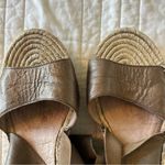 Eileen Fisher Willow Espadrille Wedge in Bronze. Size 7.5. Photo 7