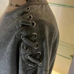 Daisy Fuentes , Gray tops, Photo 2