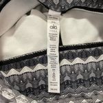 Alo Yoga  Womens XS Airbrush Capri Arctic Natural Cropped Leggings Photo 2