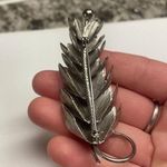 Pretty Metal Brooch Pin Silver Tone Leaf Branch / Leaves Photo 3