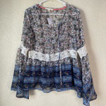 Hint of Mint Hint of‎ Mint bell sleeve floral print top/blouse Photo 0