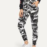 SheIn Camo cargo pants Photo 2