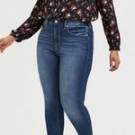 Torrid Super Cute Floral Bodysuit, Worn Only Once, in Excellent Condition Photo 2