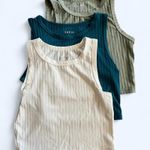 SheIn  crop tops NEW Photo 0