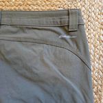 Eddie Bauer Stretch Stormrepel Secure Pocket UPF 50+ Rainier Capri Photo 5