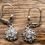 None On hold Simple sweet little flower with pink and clear crystal earrings Photo 0