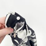 Lululemon  Womens Tracker Active Athletic Running Shorts Size 6 Inky Floral Black Photo 7