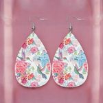 Pink Flower & Hummingbird Pattern Drop Earrings‎ Lightweight Faux Leather Photo 3