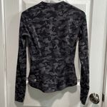 Lululemon Close to Crossing Long Sleeve Riki Heritage Camo Black Women’s Size 4 Photo 7