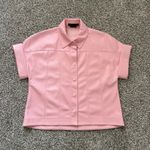 Alice + Olivia  light pink faux leather short sleeve button front top size XS Photo 4