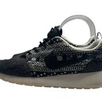 Nike Roshe One Winter Print Shoes Women's sz 8.5 Black 685286-001 Fair Isle Knit Photo 1