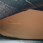 Clarks Ankle Boots Womens 10W Black Leather Grunge Lug Sole Biker Shoes Photo 5