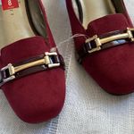 Karen Scott  NWOT maroon pumps. Photo 1