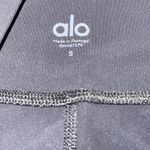 Alo Yoga Crop Leggings Photo 1