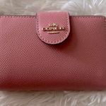 Coach Medium Leather Corner Zip Wallet Photo 0
