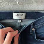 AGOLDE Sophie Crop Jean Mid Blue Raw Hem Photo 4