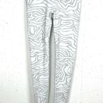Alo Yoga Airbrush White Gray Zebra Crop Leggings Nylon Spandex Blend Size XXS Photo 11