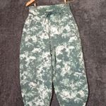 Lululemon green tie dye elastic waistband athletic balloon legs women's 6 Photo 1