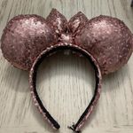 Disney ’s custom rose gold Minnie ears Photo 1