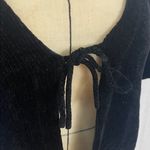 Ballinger Gold Black Short Sleeve Velvet Tie Photo 3