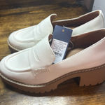 Universal Threads Universal Thread Off White Heeled Loafers Size 7.5 Photo 0