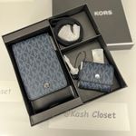 Michael Kors Admiral Blue Tech Lanyard Airpod Case Box Set Photo 0