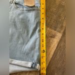 Levi's NWT BLUE Women's Mid-Length Cuffed Mid Rise Stretch Shorts Size 18 34 Photo 4