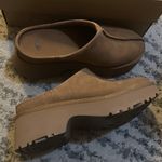 UGG New Heights Clog Size US 9 Photo 3