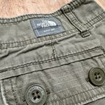 The North Face  | Women's Green Outdoor Hike Trail Utility Cargo Shorts, Size 8 Photo 4