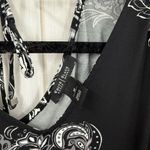 White House | Black Market  Women’s Medium Black White Stretchy Dress Photo 2