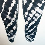 PINK - Victoria's Secret PINK Victoria’s Secret Seamless Black And White Tie Dye Leggings Photo 5