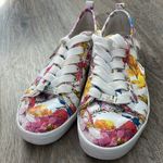 G by Guess Guess Floral Leather Shoes “Mallory” Size 5.5 Photo 3