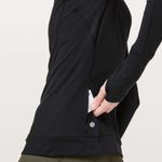 Lululemon  Cypress Kiss Long Sleeve
Black Photo 4