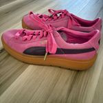 Puma Platform Sneakers Size 8.5 Pink Suede Low Top Gum Sole Retro Streetwear Photo 3