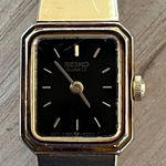 Seiko  Vintage Ladies Watch Black Dial Gold-Tone Bracelet Case Hands Markers Photo 0