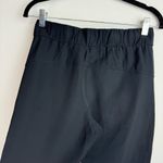 Lululemon  On the Fly Crop Pants Sz 4 Womens Black Travel Woven Mid Rise Photo 12