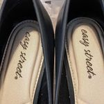 Easy Street navy blue  pumps size 9.5 Photo 4