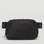 Lululemon  Everywhere Belt Bag in Black Photo 2