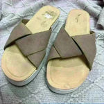 Koolaburra sandals shoes for women size 7 Tan Photo 1