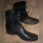 Clarks  Women's Black Leather Low Heel Boots Size 10M Photo 0