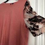 DKNY Women’s Large Rose Blouse Abstract Pattern Chiffon Balloon Short Sleeves. Photo 6