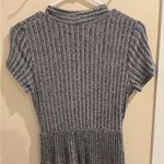 Grey Stripe V Photo 5