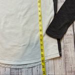 Under Armour  Heat Gear Long Sleeve Base Layer. Size Small. Photo 7