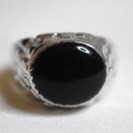 Source Unknown NWOT Prestigious Black Oval Smooth Stone Etched Silver Tone Size 9 Gothic Ring Photo 1